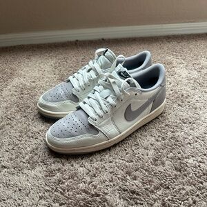 Air Jordan 1 Low OG ‘Atmosphere Gray’